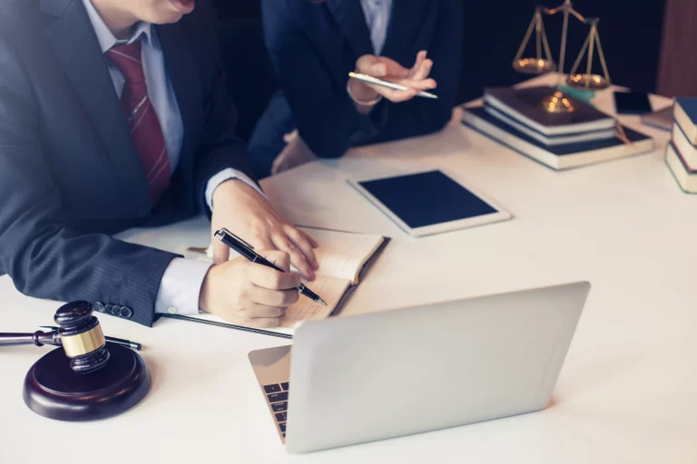 Como interponer una demanda de reclamación de cantida